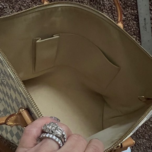 Louis Vuitton Damier Ebene GM Tote - Picture 12 of 13